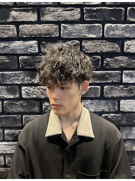 ギヴヘアインダストリー(Give hair industry) 波巻きスパイラルツイストパーママッシュ刈り上げショート