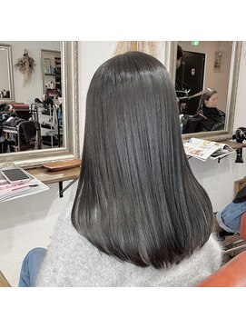 ヘアメイク アンフィ(amphi) 矯正毛でも透明感!うる艶美髪グレーグレージュ..~**.