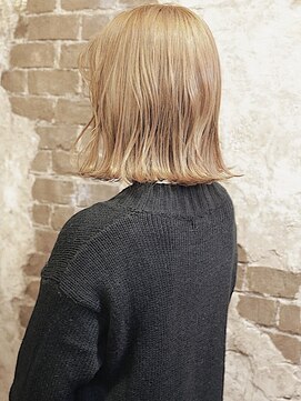 マギーヘア(magiy hair) magiyhair【nico】ミルクティーベージュ　ミルク多めで