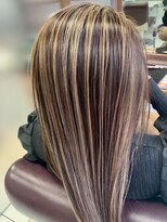 ヘアークリアー 蕨 おしゃれな大人のハイライト×レイヤーカット アッシュカラー