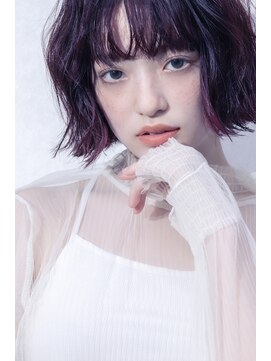 コノン(CONON) ミニボブ くせ毛風パーマ インナーカラー