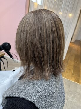 ケーオーエスピンク(K O S pink) ミルクティーベージュ/白髪ぼかしハイライト