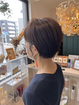 イト リトルヘアガーデン(ito. little hair garden) 襟足改善耳かけショート