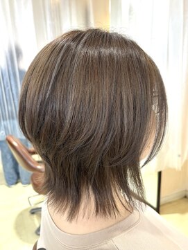 アズール 草加(azule) ミディアム ウルフ レイヤー くびれ