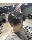 動きが出るメンズフェザーショート