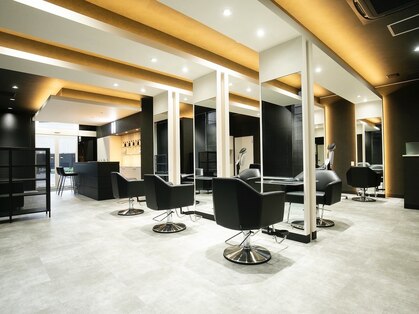 エイチ(H)の写真