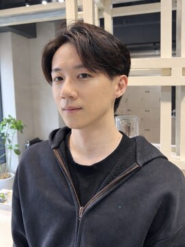 ディーエックス スリー(Dxxxx III) メンズスタイル 毛流れパーマ