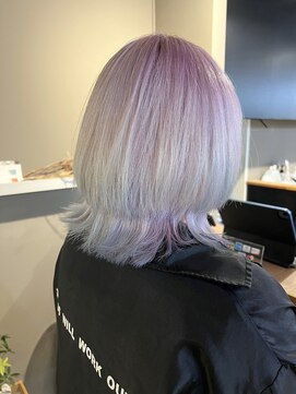 派手髪・ハイトーンカラー・デザインカラー・ブリーチ専門美容室 ホワイトカラーホワイト水色カラーペールブルーデザインカラー