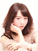 トレンド感をバッチリおさえた新型ガーリー巻き髪