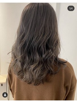 アンス 大阪梅田(ANs.) エクステ、外国人風バレイヤージュ、アッシュグレージュ