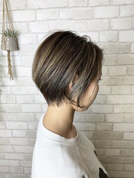 アイズ 本厚木(AIZU) 大人カッコいい綺麗めショート