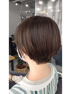  リュクスバトーバイトリコ 船橋南口店(Luxe BATEAU by tricot) 丸みショート