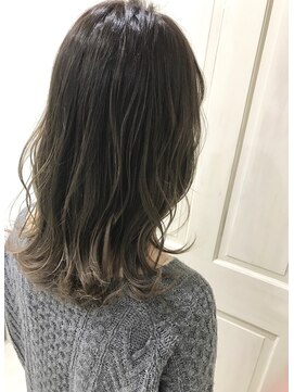 ルッソ チアロ(Lusso chiaro) ☆外ハネ×セミロング☆/30代40代50代