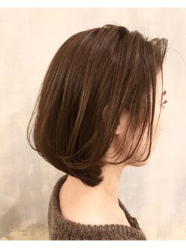 アウラ(AURA) ひし形シルエット大人可愛いボブ