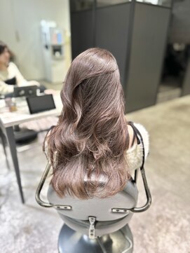 アンダーバーホワイト(_WHITE) 大人かわいいレイヤーロング　透明感カラー