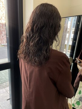 チーカ(chica) ロングパーマ ウェーブヘア ミディアムパーマ