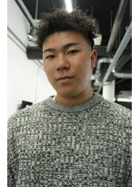 ピア ヤクイン(Pia Yakuin) スパイキーショート/仏陀パーマ/フェード