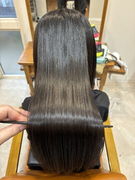 ロッカ(ROCCA) ロング×ストレート×髪質改善×艶髪
