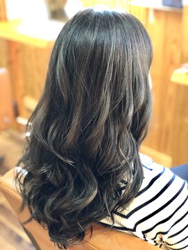 ララテラス(LaLa Terrace) アッシュベージュ×外国人風グラマラスウェーブ