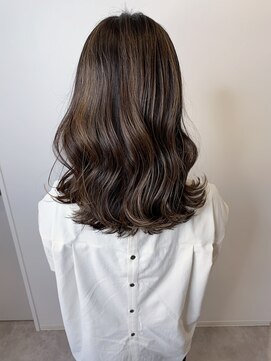 ナンバー(number+) 20代30代大人可愛いハイライト艶感グレージュ大人