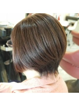 クオリス 上福岡店(QUALIS) 前下がり/小顔/グラデーション/ショート/ナチュラルブラウン/