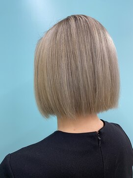 リーホリエ(Lee Horie) 白っぽくハイトーン！◎