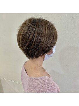 セム(sem) ショートボブ極細ハイライト