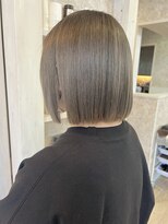 キャアリー(Caary)&nbsp;福山市Caaryブリーチダブルカラーシアーホワイトグレージュボブ