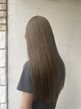 ロイジー(roijir) 表参道 roijir × ミルクティーベージュ