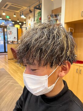 フレンズ 手稲店(friend's) men'sハイライトポイントカラーマッシュ刈り上げツーブロック