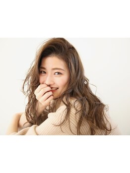 美容を通じて人を笑顔にするため、使用する薬剤も全て厳選し、全工程を一人のスタイリストが仕上げる◎