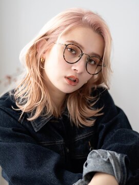 ベルム(Belme) ケアブリーチイメチェングレーベージュハッシュカットウルフ