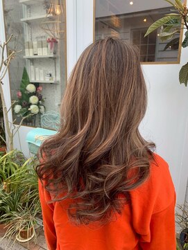 DAMANI 表参道 髪質改善/ヘッドスパ/ハイライト/白髪染め/白髪ぼかし/縮毛矯正 似合わせカット/ミディアムレイヤーカット[表参道駅]