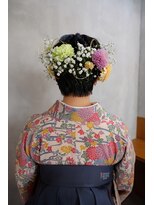 ノフ(knof)&nbsp;ショートヘアアレンジ × 生花アレンジ