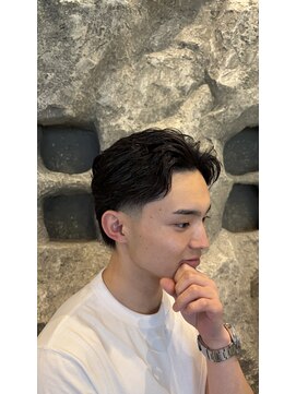 チルチェア 横浜(CHILL CHAIR) 毛流れテーパーフェード <横浜/バーバー>