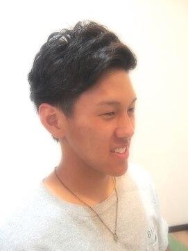 ヘアースペースシャルム (HAIR SPACE Charme) ツーブロ&刈り上げで魅せる!アップバングショート