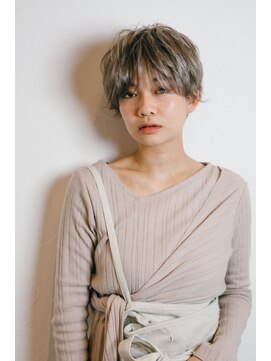 マウロア(MAULOA) 【MAULOA】ハイトーン３Dカラー・耳かけショート