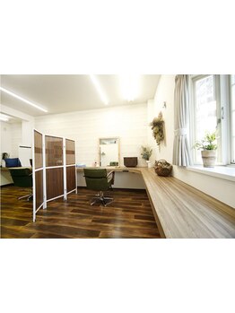 【リピーター多数】全メニューヘッドスパ無料サービス♪フルフラットなシャンプー台で寝てしまう心地よさ★