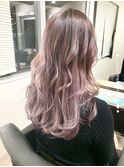 ピンクグレージュ