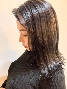 アンバースデー(UNBIRTHDAY) ツヤツヤハイライト/グレージュ【HIYORI】