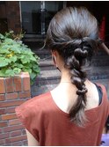三つ編みのロングヘアアレンジ【uiic umeda sachi】