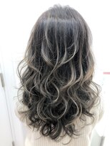 エヌプラス(N+)&nbsp;黒髪グラデヘアーオリーブグレー小顔に見せるヘアココアベージュ