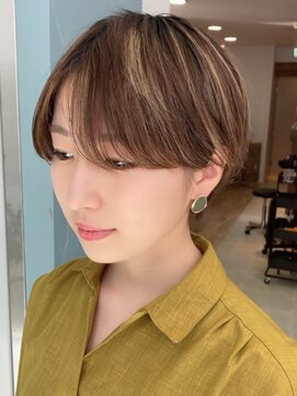 ビュー フクオカ(VIEW FUKUOKA) 美髪にオトナかわいいホワイトグレージュネビージュショートボブ