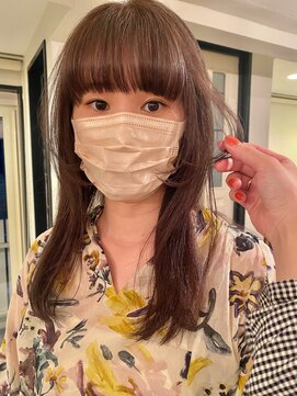 フランチェスカ(Francesca) 顔まわりレイヤー　レイヤーカット　マッシュバング