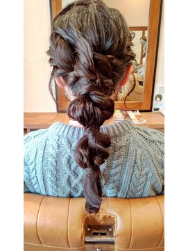 リツプス(LIPS) 編み込みダウンスタイル