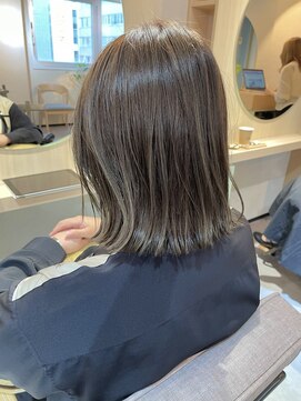 ユヌ(Une) ベージュ　ハイライト　ミディアム