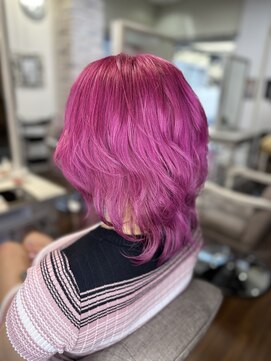 ジウ 上通り(JIU) 20代30代小顔ゆるふわショートピンクパープル