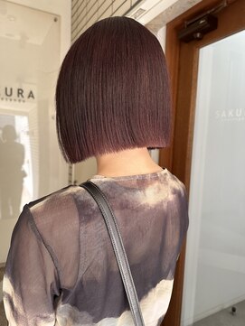 サクラ オモテサンドウ(SAKURA) ボルドーカラー×丸くならい切りっぱなしボブ　表参道美容院