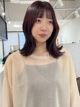 キュエム(Cuem) 【Cuem 小原】外ハネミディ　ワインレッド　ブリーチなし