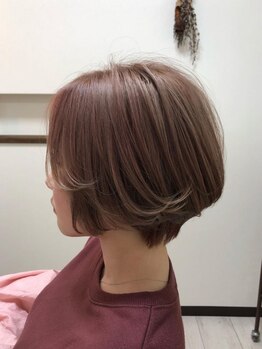 実力派Stylistが骨格,髪質,クセまで見極めた繊細なカット技術でお客様1人1人に似合うバランスをご提案！